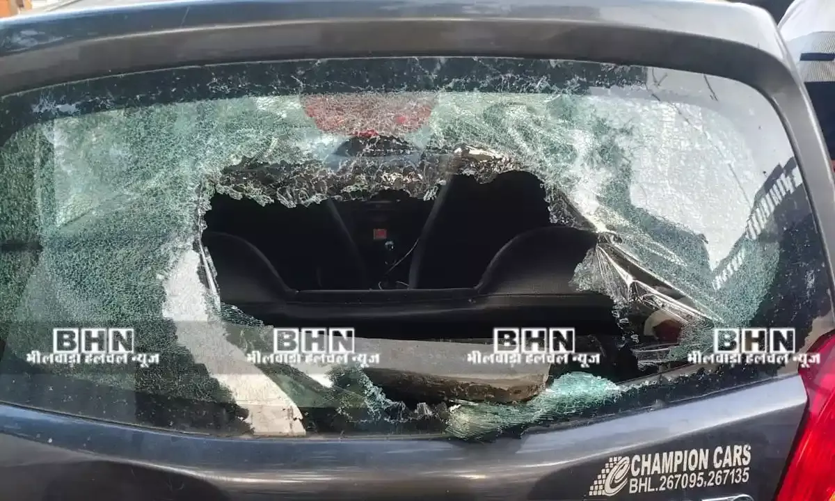 अम्बेडकर मंच के जिलाध्यक्ष की गाड़ी पर हमला,अज्ञात व्यक्तियों ने अल्टो कार में की तोड़फोड़