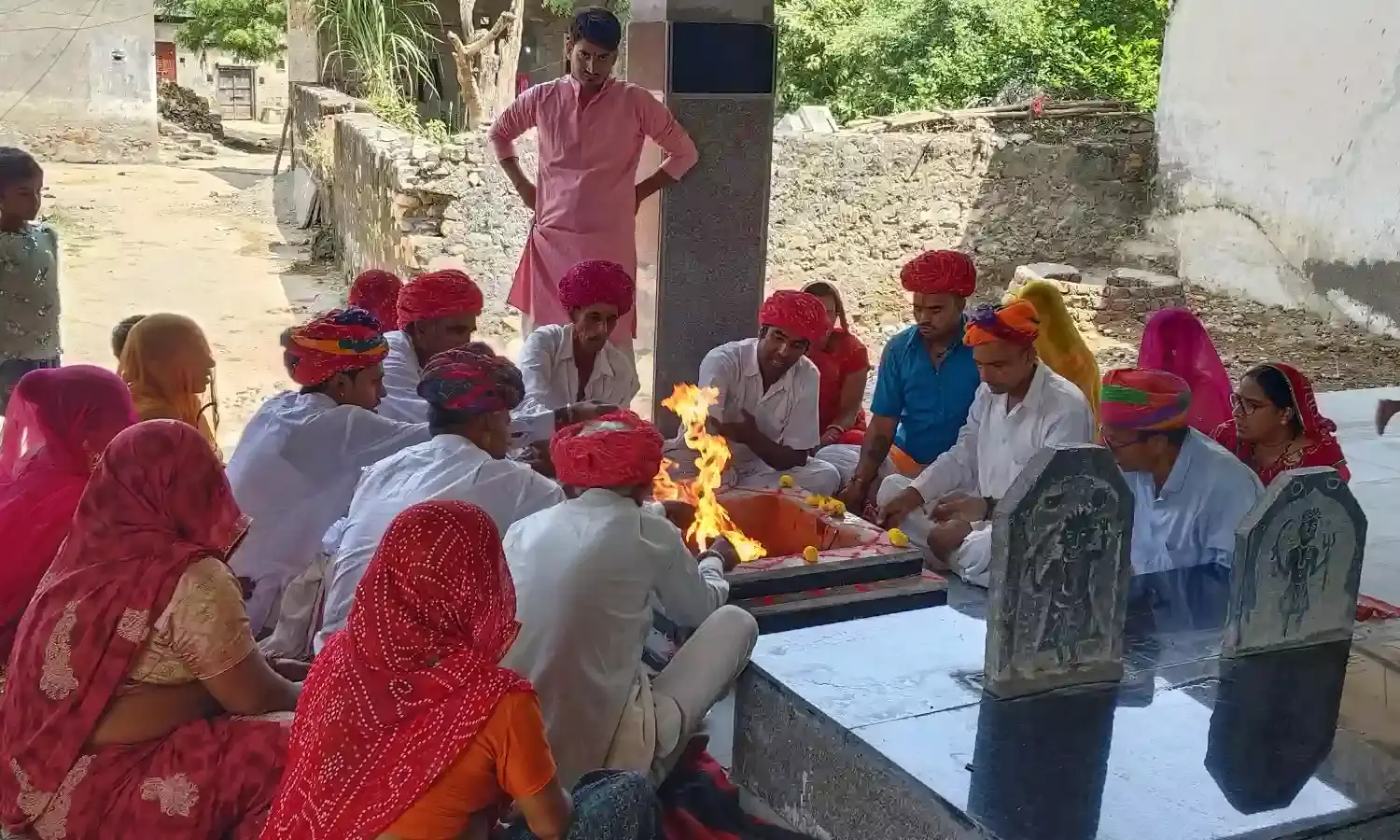 भैरुनाथ का पन्चामृत ,केसर से किया अभिषेक