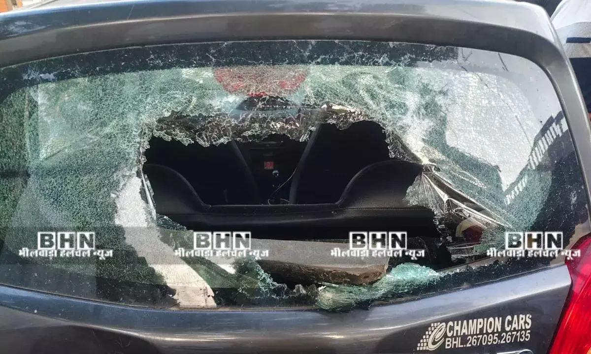 अम्बेडकर मंच के जिलाध्यक्ष की गाड़ी पर हमला,अज्ञात व्यक्तियों ने अल्टो कार में की तोड़फोड़