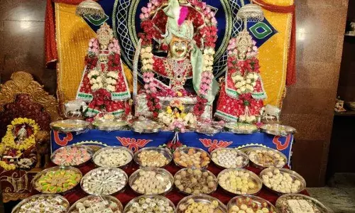 कल्लाजी वेदपीठ पर ठाकुर जी को धराया छप्पन भोग, शारदीय नवरात्रि के अनुष्ठान आज से