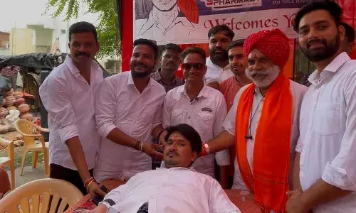 110 यूनिट किया रक्तदान