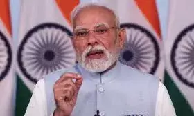 पीएम के संबोधन पर विपक्षी वार: ममता ने लिया श्रेय का मुद्दा, AAP ने पूछा- आठ साल तक क्यों?