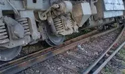 कोयला लोडिंग के लिए जा रही खाली मालगाड़ी के तीन डिब्बे पटरी से उतरे