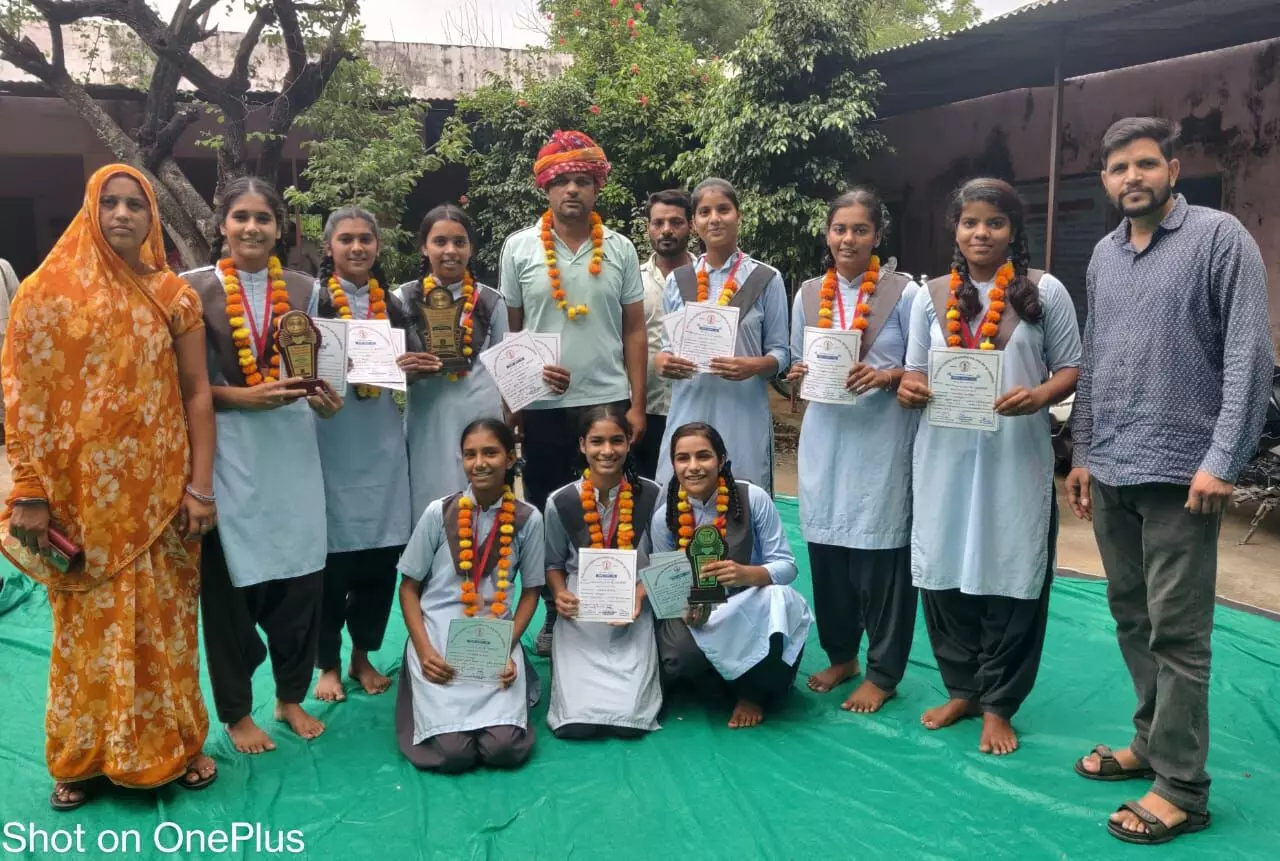 खेलों में चमका मानपुरा, छात्राओं ने जीते 7 पदक खेलों में चमका मानपुरा, छात्राओं ने जीते 7 पदक