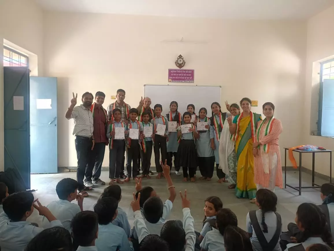 श्रेष्ठ प्रदर्शन पर एमजीजीएस रायपुर ने खिलाड़ियों का किया सम्मान