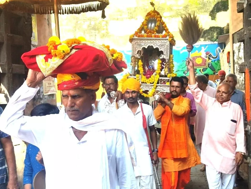 108 रामचरितमानस पाठ से पूर्व निकाली शोभायात्रा 108 रामचरितमानस पाठ से पूर्व निकाली शोभायात्रा