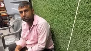 पटवारी के दलाल को 30 लाख रिश्वत लेते रंगे हाथों गिरफ्तार