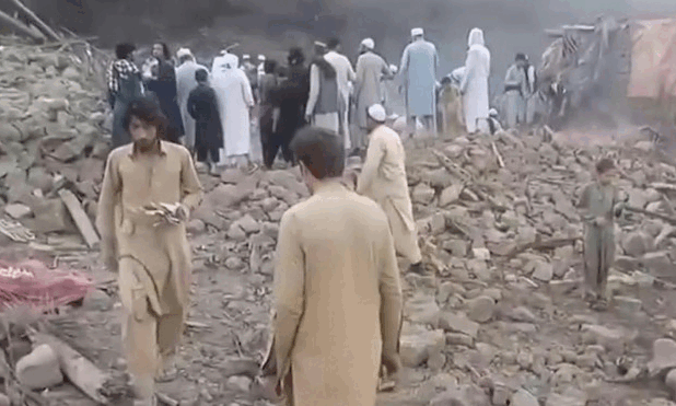 पाकिस्तानी वायुसेना ने तिराह घाटी में एयरस्ट्राइक, 30 लोगों की मौत