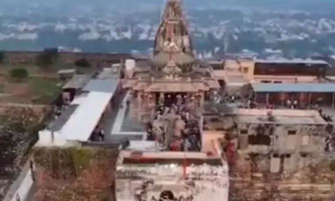 चित्तौड़गढ़ दुर्ग पर गूंजे माता के जयकारे: पदयात्रा का उमंग, लंगर का आनंद और आस्था से रोगों से मुक्ति की कामना