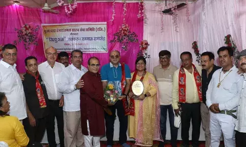 सिंधी समाज ने 35 कर्मवीर डॉक्टरों व स्वास्थ्य कार्यकर्ताओं का सिंधु रत्न प्राइड से किया सम्मान