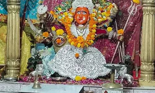 चामुण्डा मन्दिर पर गरबा महोत्सव शुरू