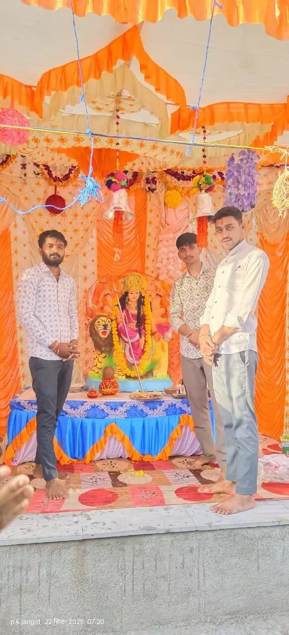 कालियास में मातेश्वरी मित्र मंडल द्वारा नवरात्रि गरबा महोत्सव का शुभारंभ कालियास में मातेश्वरी मित्र मंडल द्वारा नवरात्रि गरबा महोत्सव का शुभारंभ