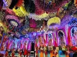 “देश-विदेश के फूलों से सजा माता वैष्णो का दरबार, श्रद्धालुओं के स्वागत के लिए खुले द्वार”