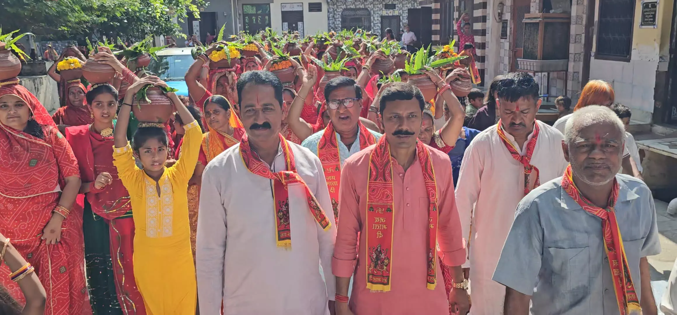 11 दिवसीय धार्मिक आयोजन का भव्य शुभारंभ, कलश यात्रा से कार्यक्रमों की शुरुआत