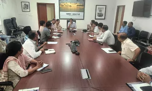 पीएम मोदी की प्रस्तावित बांसवाड़ा यात्रा को लेकर ज‍िला कलक्टर ने की डबोक एयरपोर्ट पर ट्रांसिट संबंधी तैयारियों की समीक्षा