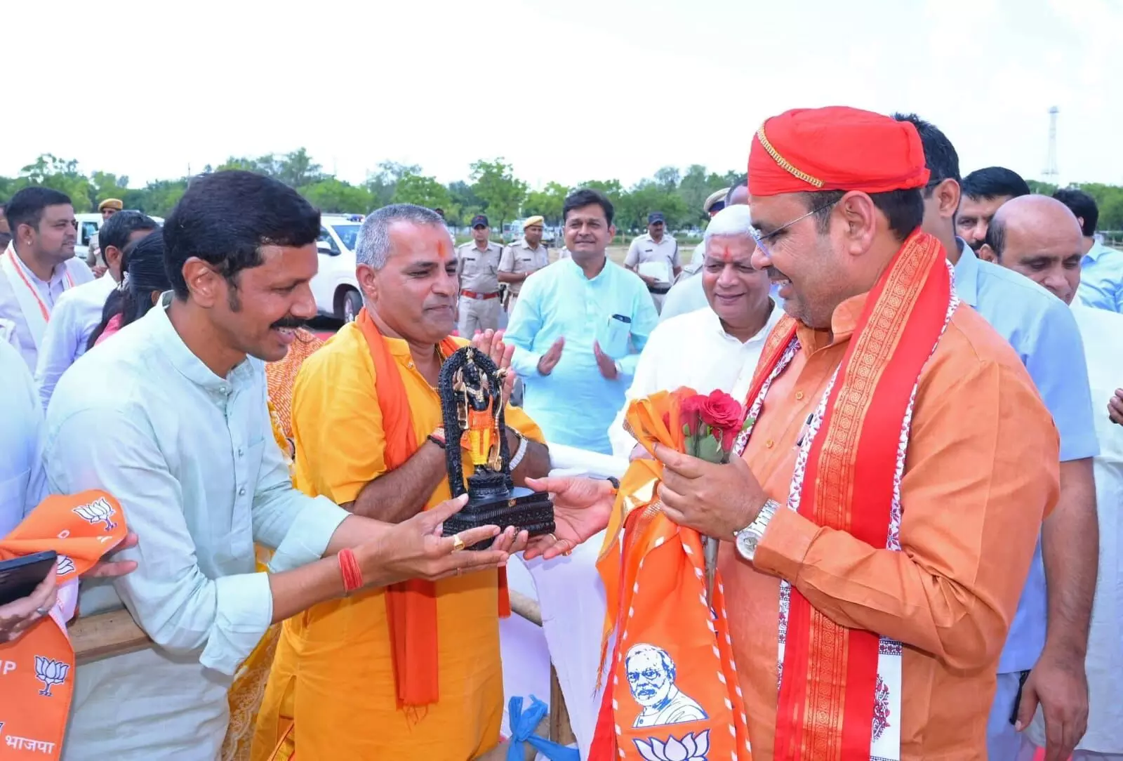 राजस्थान जन मंच ने मुख्यमंत्री भजन लाल शर्मा का प्रभु श्रीराम जी की दिव्य मूर्ति भेंट कर स्वागत किया