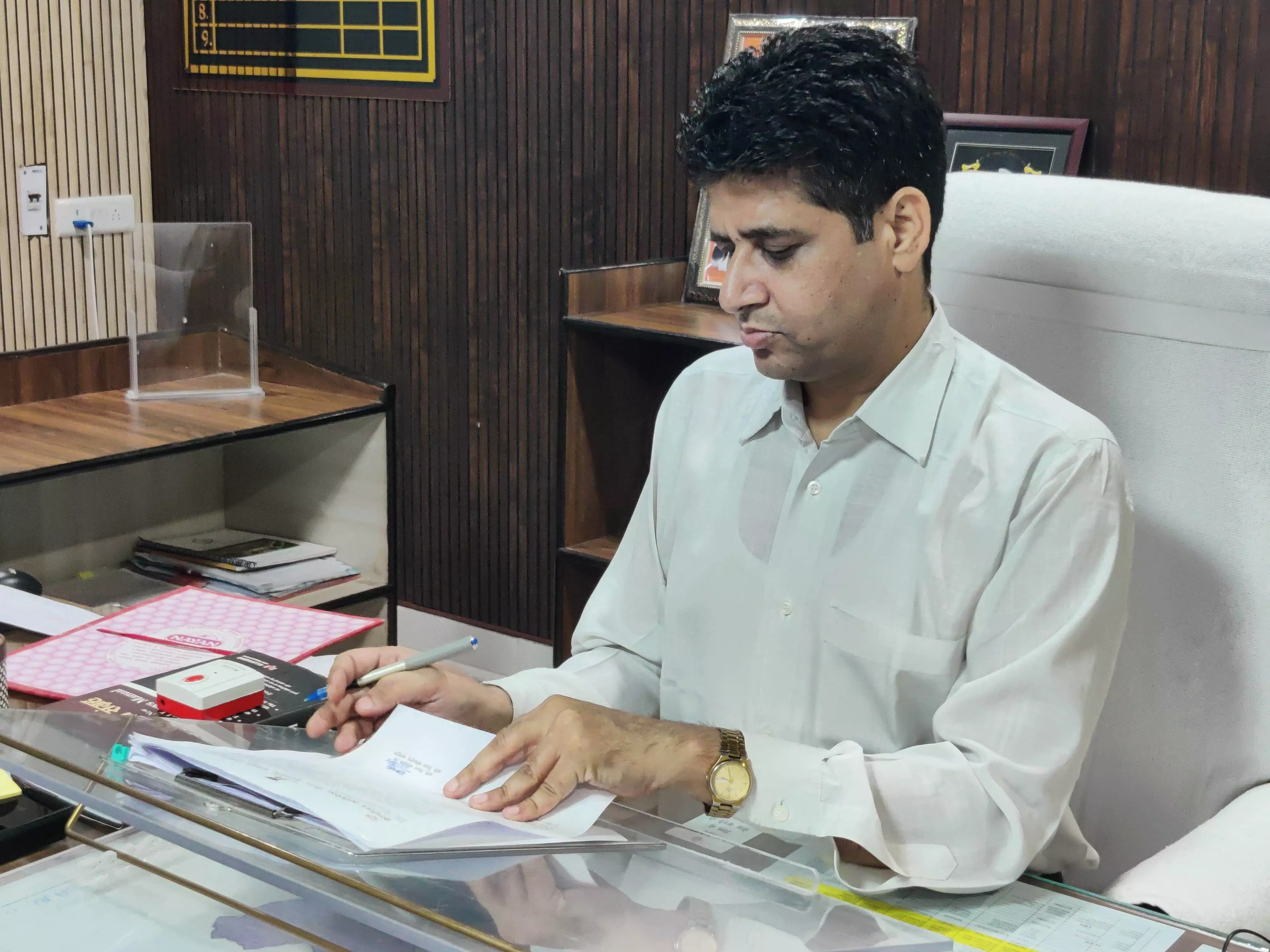 शाहपुरा में नए एडीएम रामावतार कुमावत ने संभाला पदभार शाहपुरा में नए एडीएम रामावतार कुमावत ने संभाला पदभार