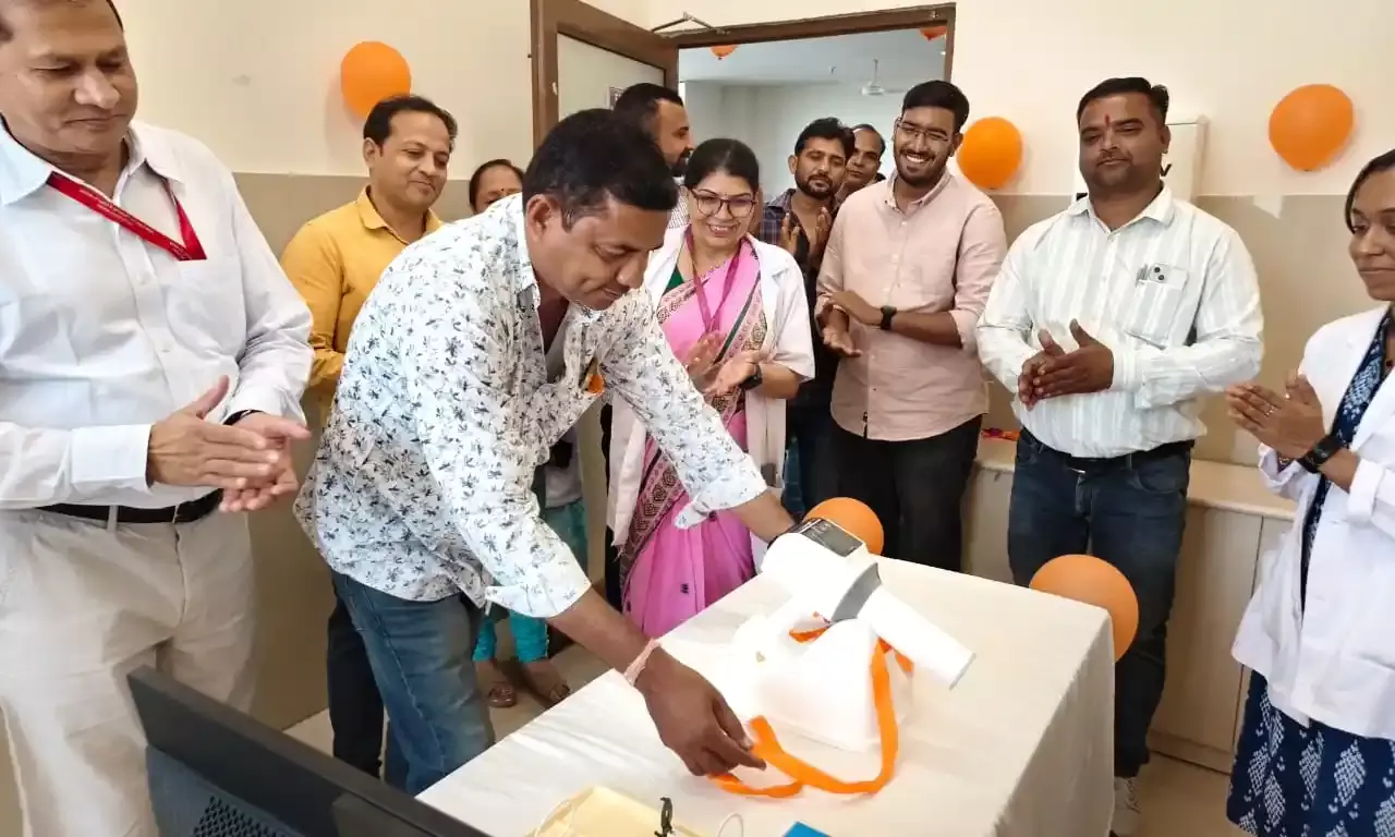 ई.एस.आई.सी. चिकित्सालय में रक्तदान शिविर, नई दंत एक्सरे मशीन का लोकार्पण