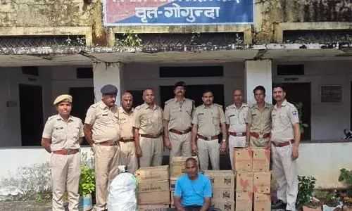 आबकारी निरोधक टीम की गोगुन्दा में कार्यवाही, 26 कार्टन अवैध शराब बरामद, 2 अभियुक्त गिरफ्तार