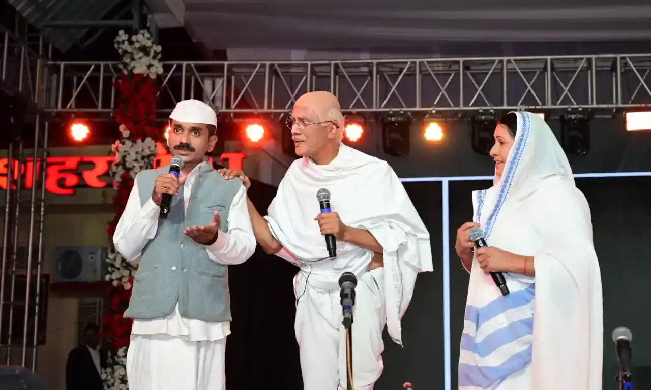 राष्ट्रीय दशहरा मेला-२०२५-दशहरा मेला के तीसरे दिन संघ गंगा के तीन भागीरथ कार्यक्रम ने बांधा समां