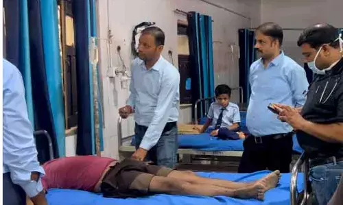 खेत पर काम करने युवक की अज्ञात जहरीली वस्‍तु सेवन से ब‍िगड़ी हालत, अस्‍पताल में भर्ती