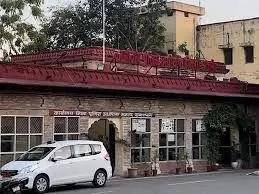 अजमेर एसपी ऑफिस में पुलिसकर्मी का सुसाइड प्रयास, लोगों ने बचाई जान अजमेर एसपी ऑफिस में पुलिसकर्मी का सुसाइड प्रयास, लोगों ने बचाई जान