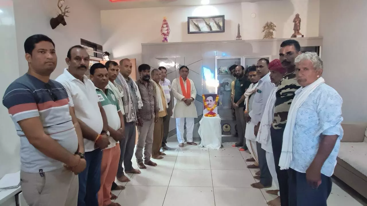 पंडित दीनदयाल उपाध्याय जयंती पर एक पेड़ माँ के नाम अभियान में वृक्षारोपण