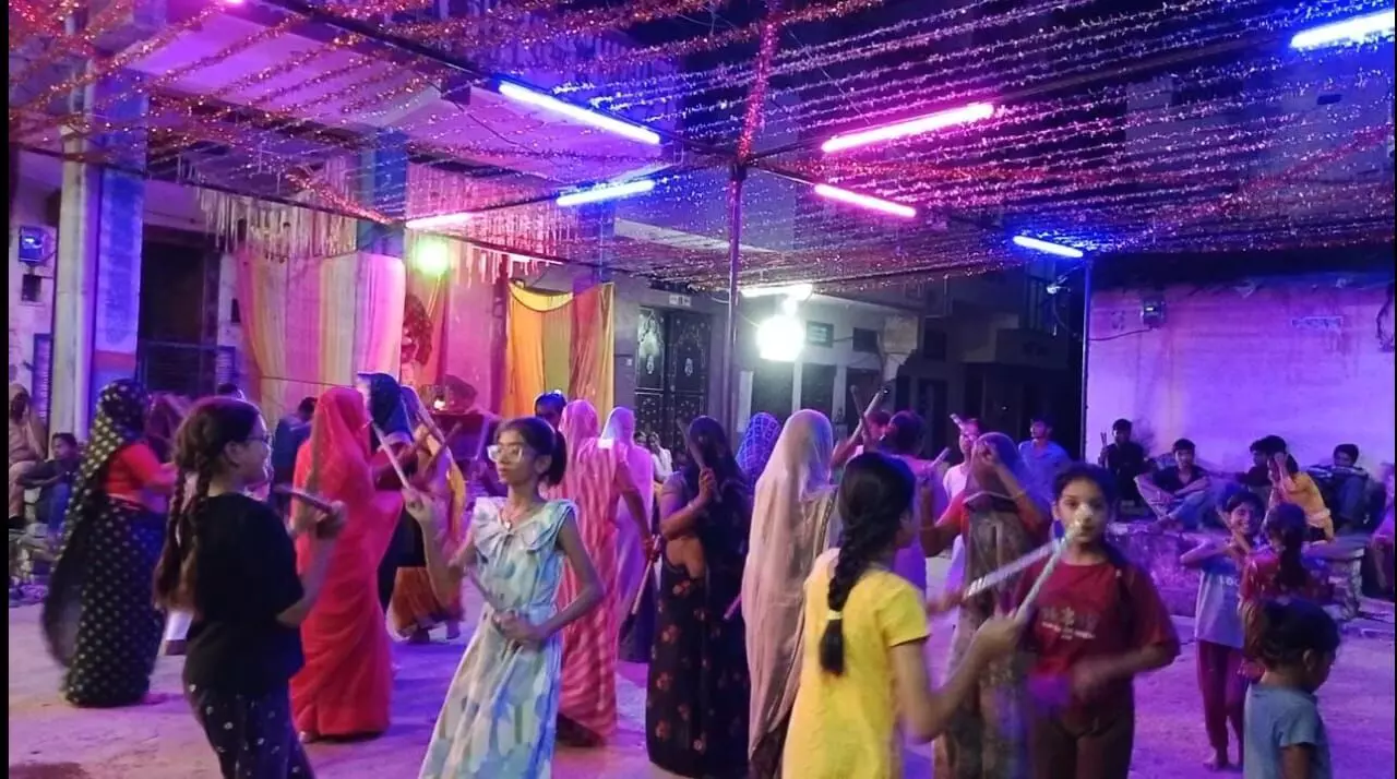 नवरात्रि महोत्सव की धूम नवरात्रि महोत्सव की धूम