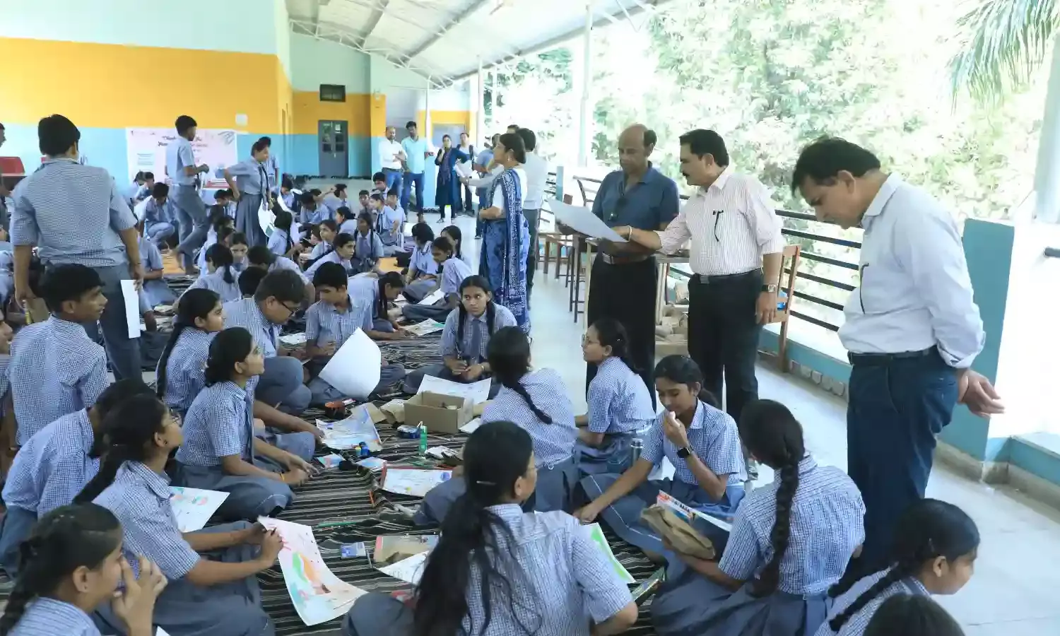 विकसित भारत पर बनी पेंटिंग्स बनी आकर्षण का केन्द्र