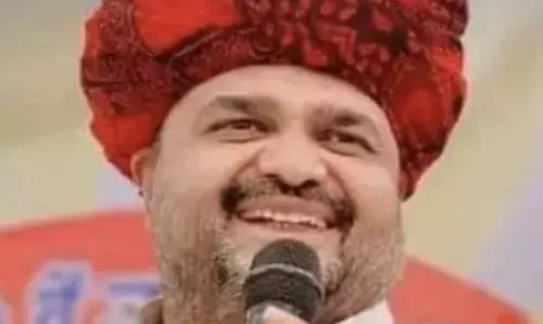 कपासन में सूरज माली प्रकरण पर गरमाया माहौल, एआईसीसी सचिव धीरज गुर्जर ने कहा आज फैसला होकर रहेगा कपासन में सूरज माली प्रकरण पर गरमाया माहौल, एआईसीसी सचिव धीरज गुर्जर ने कहा आज फैसला होकर रहेगा