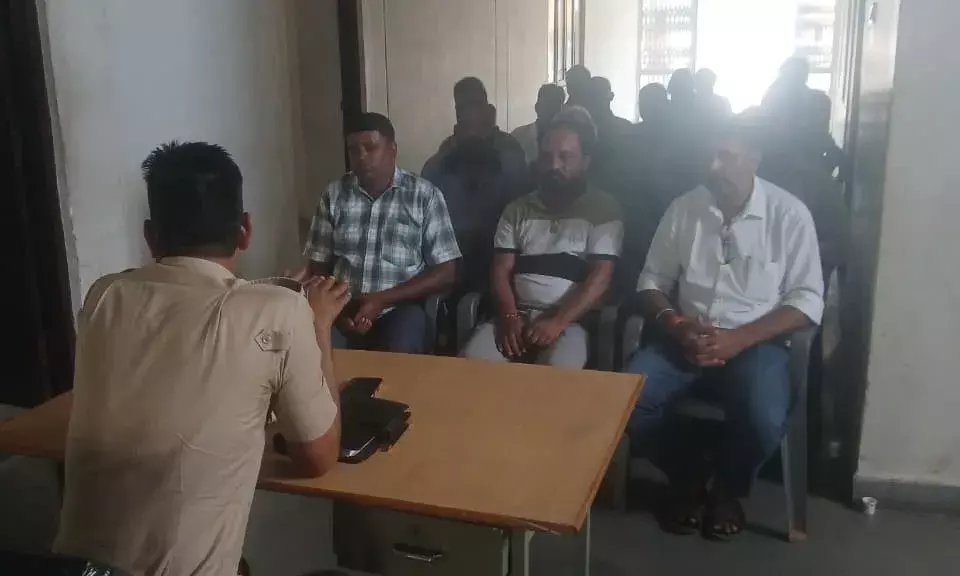 हमीरगढ़ में नये थानाधिकारी ने संभाला कार्यभार सीएलजी सदस्यों की ली बैठक