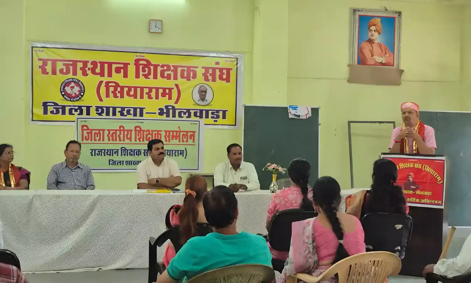 शिक्षक सर्वोच्च गुणवत्ता वाली संस्कारित शिक्षा को प्राथमिकता दें - शर्मा