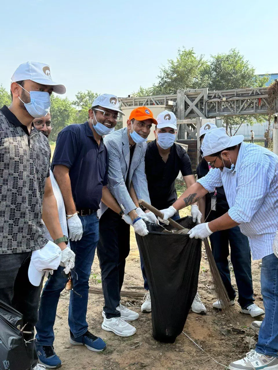 जियो कर्मचारियों ने प्रदेश में दिया स्वच्छता का संदेश