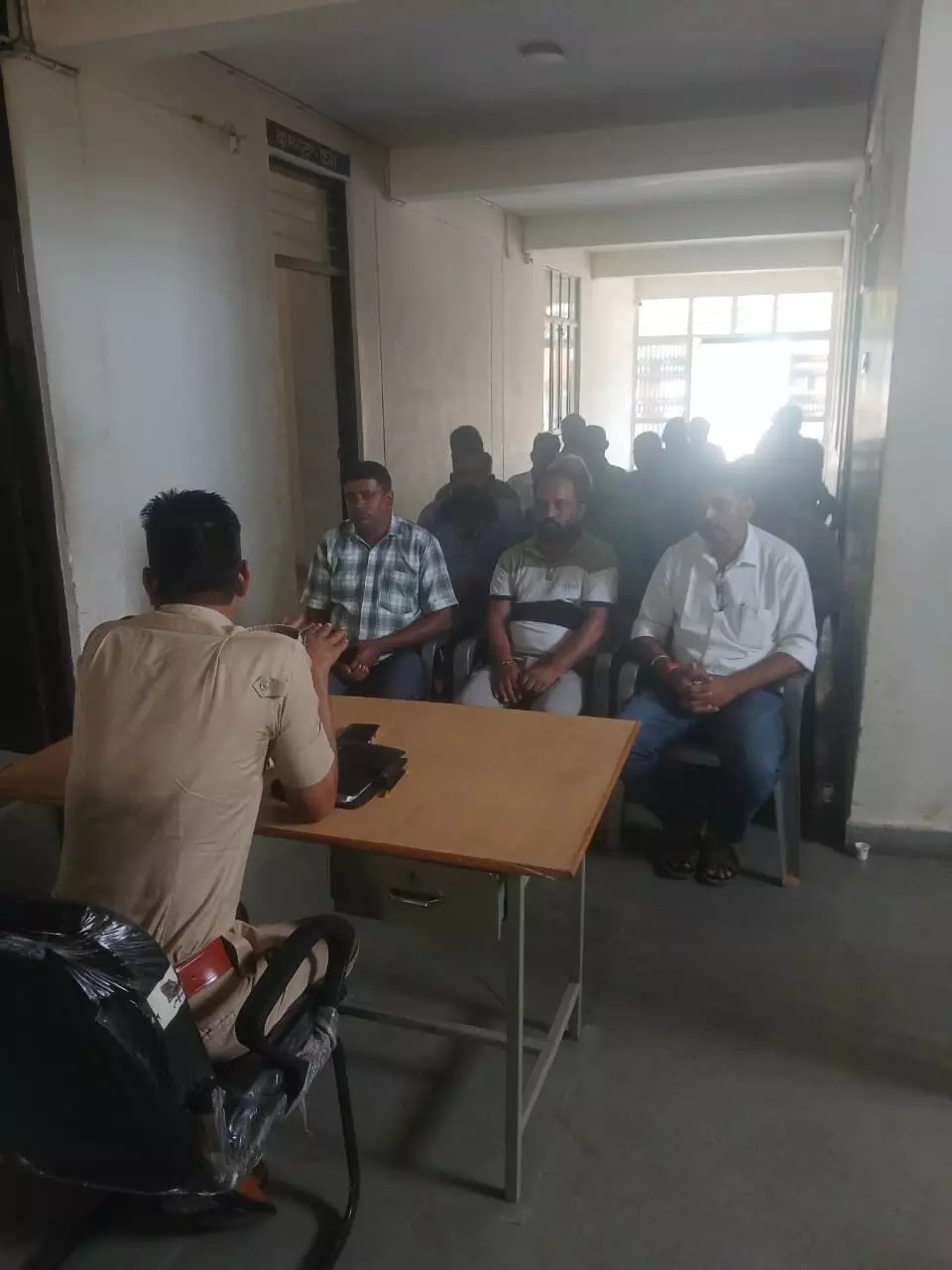 हमीरगढ़ में नये थानाधिकारी ने संभाला कार्यभार सीएलजी सदस्यों की ली बैठक