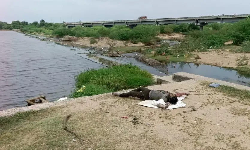 कोठारी नदी एनीकट में  युवक की मिली लाश, शोरूम में करता था काम, हेरा-फेरी का आरोप लगने से था परेशान