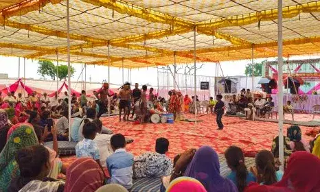 8 घंटे लगातार गवरी नृत्य ;प्रभु श्री राम, कृष्ण भगवान ,हनुमान जी की विभिन्न लीलाओं को देखने उमड़ी भीड़ 8 घंटे लगातार गवरी नृत्य ;प्रभु श्री राम, कृष्ण भगवान ,हनुमान जी की विभिन्न लीलाओं को देखने उमड़ी भीड़