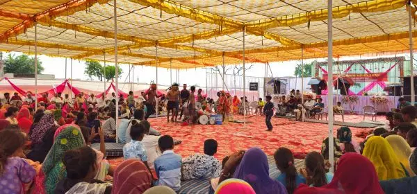 8 घंटे लगातार गवरी नृत्य  ;प्रभु श्री राम, कृष्ण भगवान ,हनुमान जी की विभिन्न लीलाओं को देखने उमड़ी भीड़