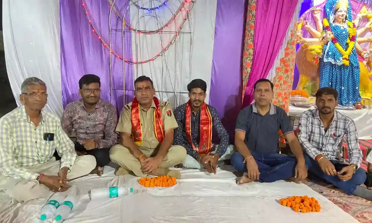 बड़लियास में रंग ताली ग्रुप द्वारा नौ दिवसीय गरबा रास महोत्सव धूमधाम से आयोजित बड़लियास में रंग ताली ग्रुप द्वारा नौ दिवसीय गरबा रास महोत्सव धूमधाम से आयोजित