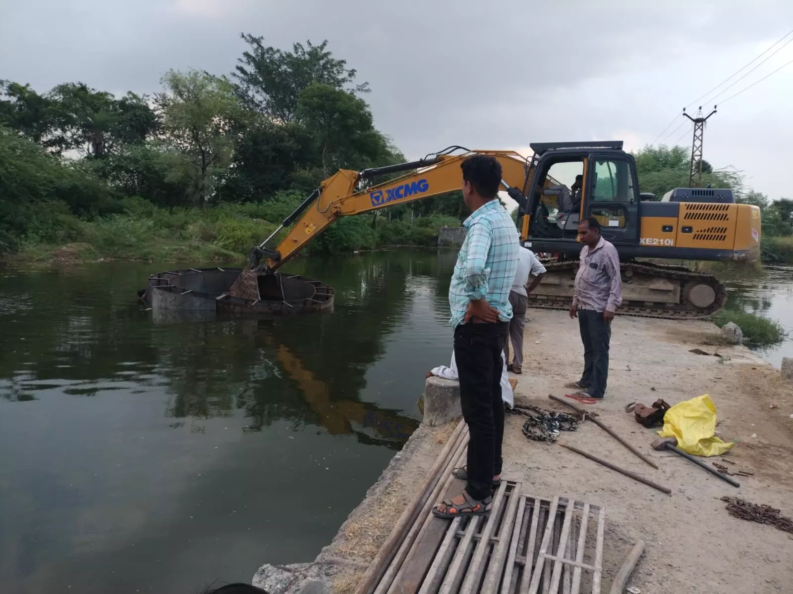 मेजा फीडर नहर का मरम्मत कार्य तीव्र गति से जारी, जल्द पानी लबालब होगी नहर, मेजा बांध का बढ़ेगा गेज