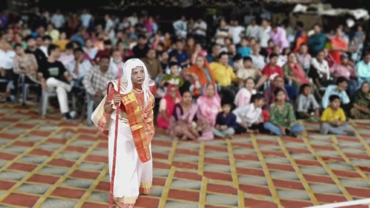 राजा दशरथ के दमदार अभिनय से भाव-विभोर हुए दर्शक, कैकेयी-मंथरा वार्ता ने बांधी समां