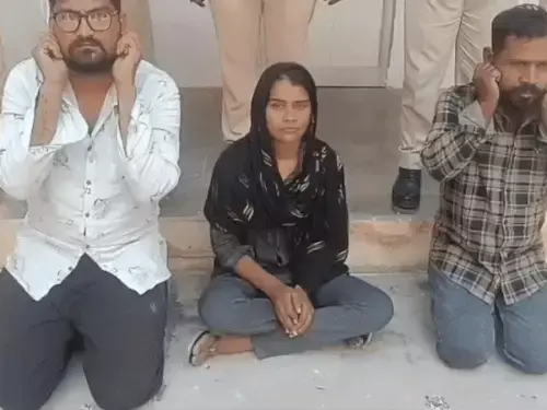 हनीट्रैप कांड: कोल्ड ड्रिंक में नशा, अश्लील वीडियो से 4 लाख उगाहे, अब 50 लाख की फिरौती! युवती-युवकों का गैंग पकड़ा