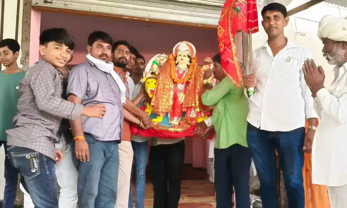 माता जी की प्रतिमा का किया विसर्जन, भंडारा पूर्ण