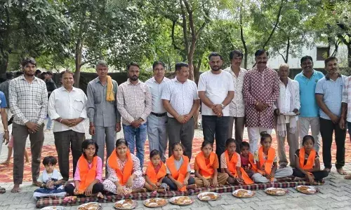 दुर्गा अष्टमी पर 501 कन्याओं का पूजन कर भोजन कराया