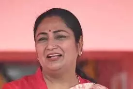 कोविड ड्यूटी में शहीद कर्मचारियों के परिवार को मिलेगा 1 करोड़: सीएम रेखा का ऐलान