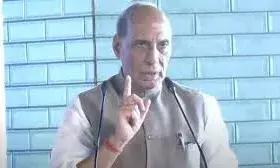 रक्षा मंत्री का पाकिस्तान को चेतावनी भरा संदेश: सर क्रीक से कराची तक का रास्ता खुला