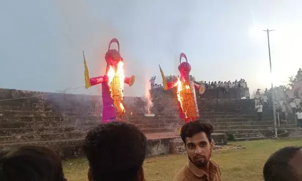 धूमधाम से मनाया दशहरा पर्व