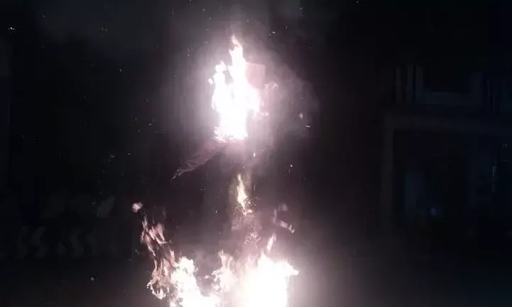 रायपुर में नन्हे बच्चों ने रावण दहन कर मनाया दशहरा