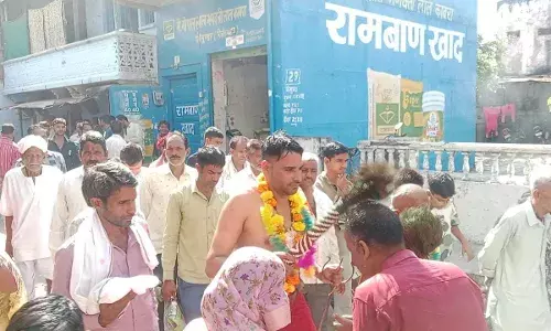 घोसुण्डा में नवरात्रि समापन पर न‍िकली निशान यात्रा