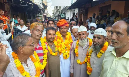 विजयदशमी पर शिव व्यायाम शाला के उस्ताद का मुस्लिम समाज ने किया स्वागत