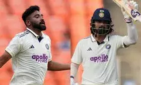 अहमदाबाद टेस्ट का पहले दिन का खेल खत्म, राहुल की फिफ्टी, सिराज ने 4 विकेट निकाले